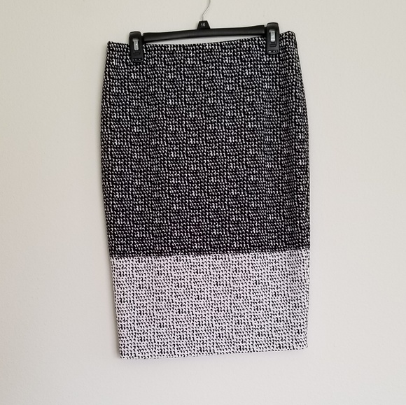 Vince Camuto Dresses & Skirts - 3/$25 Vince Camuto Black and White Pencil Skirt